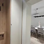 Elegant One Bedroom Myslym Shyri Apartament *