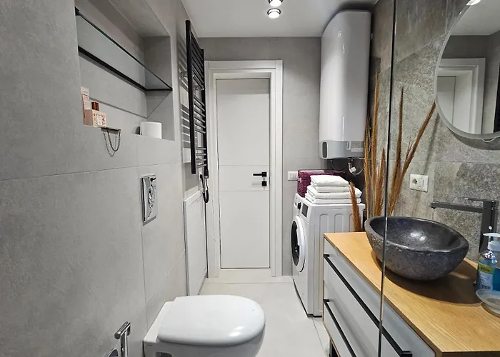 Elegant One Bedroom Myslym Shyri Apartment Tirana