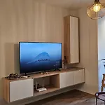 Elegant One Bedroom Myslym Shyri شقة