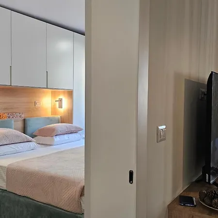 Elegant One Bedroom Myslym Shyri Tirana