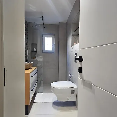 Elegant One Bedroom Myslym Shyri