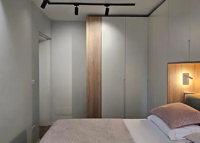 Elegant One Bedroom Myslym Shyri Appartamento *
